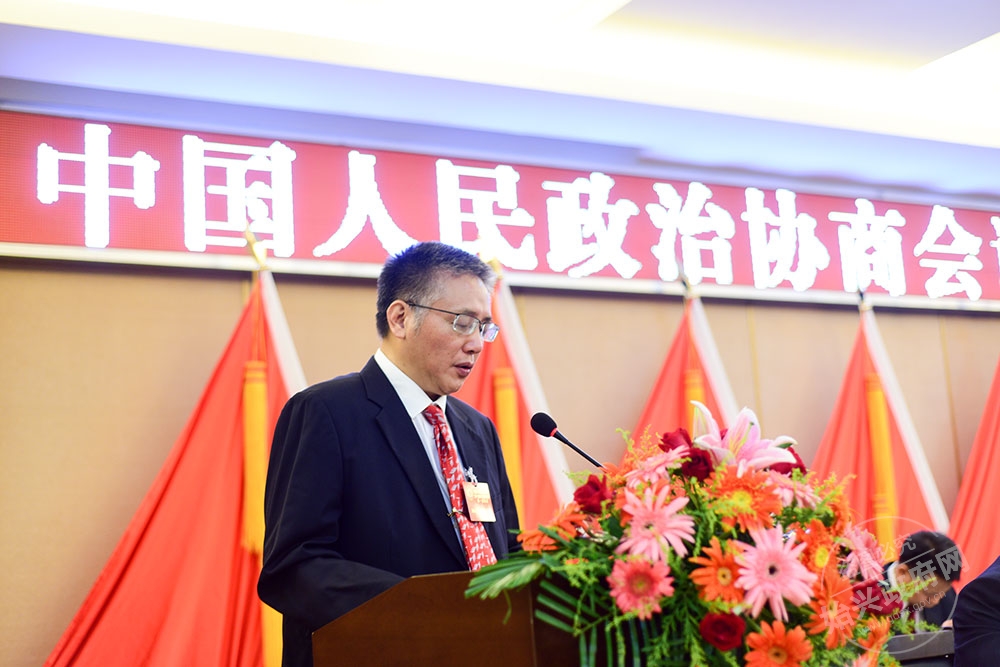縣政協(xié)副主席鄧海清所作的提案工作報告